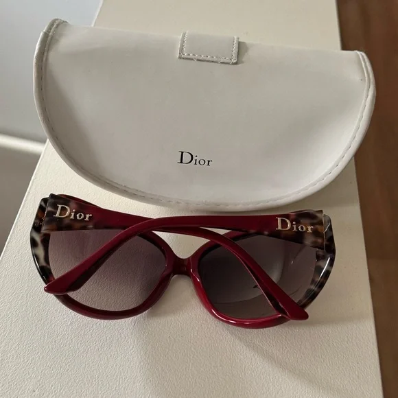Brand new,authentic”Christian Dior”sunglasses.Amazing,color-dark red and leopard - Picture 10 of 16